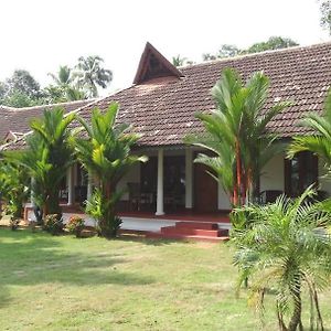 Kovilakam Lakeside Villa